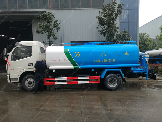 大多利卡|9.2噸綠化灑水車(新款國(guó)五)